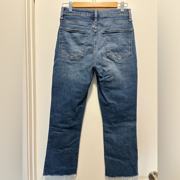 GAP Kickfit high-rise cropped jeans with raw hem - Picture 3 of 3